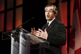 Kanadský ministr průmyslu Tony Clement.