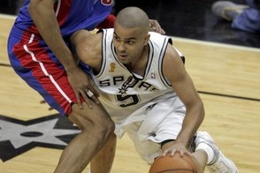 Ilustrační foto - Tony Parker z basketbalového týmu San Antonio