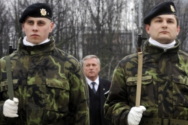 Premiér na pohřbu českého vojáka, který zemřel v Afghánistánu.