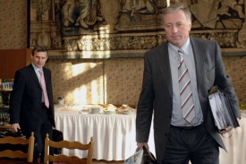 Členové vlády debatovali o veřejných financích
