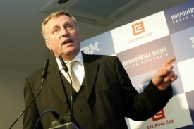 Miroslav Topolánek představuje balíček reforem. Padne kvůli nim vláda?