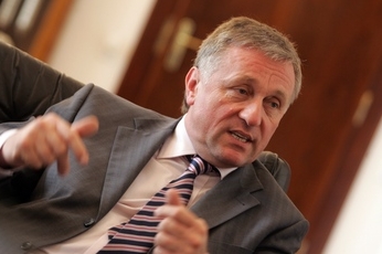 Premiér Mirek Topolánek