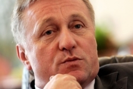 Premiér Mirek Topolánek