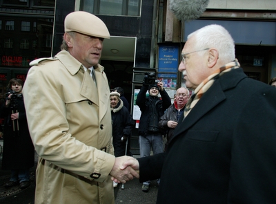 Premiér Mirek Topolánek (vlevo) a prezident Václav Klaus.