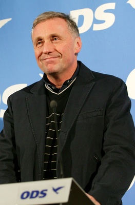 Mirek Topolánek boduje v Bémově Praze.