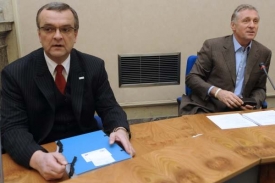 Topol&aacute;nek: Souč&aacute;st&iacute; pl&aacute;nu budou legislativn&iacute; i exekutivn&iacute; n&aacute;stroje.