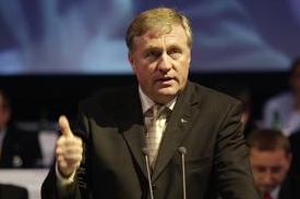 Premiér Mirek Topolánek