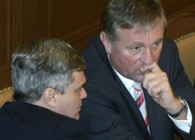 Premiér Mirek Topolánek (vpravo) a Vlastimil Tlustý 
