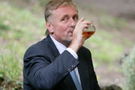 Premiér Mirek Topolánek