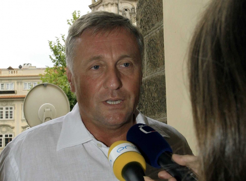 Premiér Mirek Topolánek Premiér Mirek Topolánek