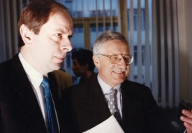 Josef Tošovský a Václav Klaus na archivním snímku.
