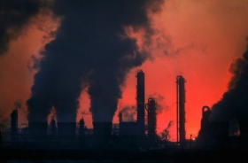 Géosmička zatím proti klimatickým změnám bojuje především slovně.