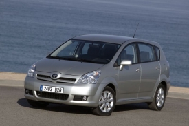 Nejm&eacute;ně v&aacute;žn&yacute;ch z&aacute;vad na&scaron;li technici na japonsk&eacute;m velkoprostorov&eacute;m vozu Toyota Corolla Verso.