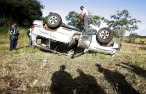 Vrak automobilu, ve kter&eacute;m havaroval zimbabwsk&yacute; premi&eacute;r.