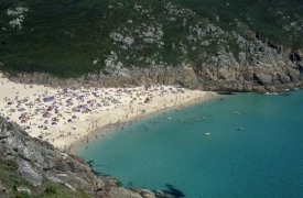 Anglické pojetí pláže - Pothcurno, Cornwall.