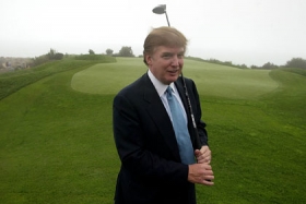 Golfista i podnikatel v golfu Trump.