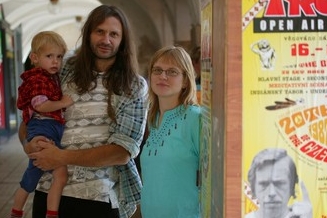 pořadatel festivalu Martin Věchet s rodinou