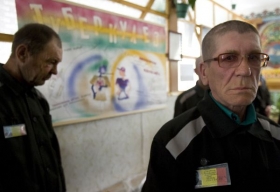 Speciální výzdoba věznice - informační plakát o tuberkulóze.