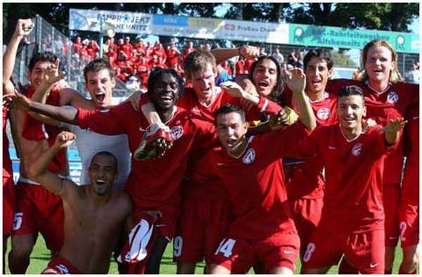 Fotbalisté Türkiyemsporu Berlín po vítězném utkání.