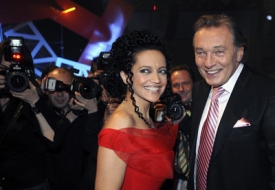 St&aacute;lice T&yacute;T&yacute;: Karel Gott a Lucie B&iacute;l&aacute;