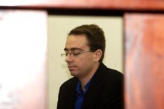Bývalý hlavní účetní kanadského velvyslanectví Karel Truhlář čelil 31. ledna u Městského soudu v Praze obvinění ze zpronevěry.