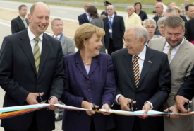 Slavnostní otevření dálnice A6 mezi Norimberkem a Rozvadovem.