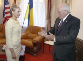 Viceprezident USA Cheney na námluvách v Kyjevě (září 2008).