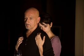 Ben Kingsley a Penélope Cruzová ve filmu Umírající zvíře.