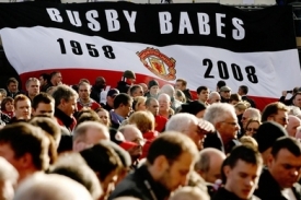 Momentka ze vzpomínkové akce v Manchesteru