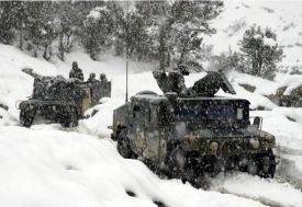 Hl&iacute;dka commandos v afgh&aacute;nsk&yacute;ch hor&aacute;ch