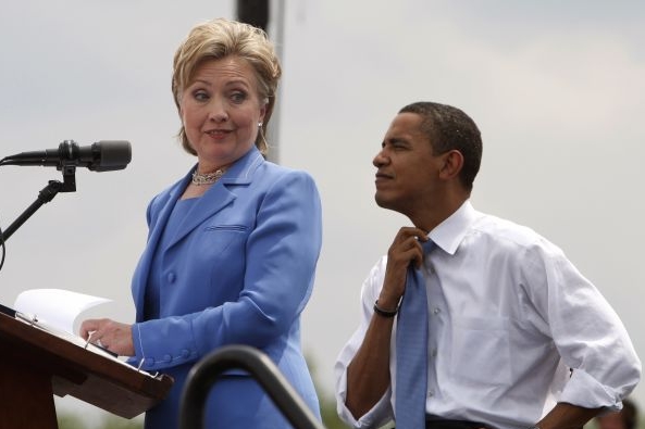Oba... Obama a Clintonová.