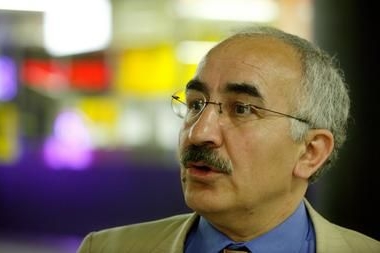Kurdský lékař a podnikatel Yekta Uzunoglu Kurdský lékař a podnikatel Yekta Uzunoglu