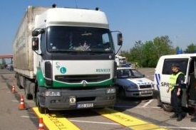 Policie má k dispozici celkem deset souprav mobilních vah.