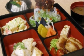 V&aacute;nočn&iacute; obent&oacute; restaurace Miyabi.