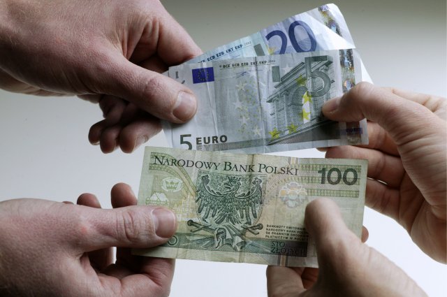 Ani eurem, ani zlotým ve Svinoústí nezaplatíte. Vyměňte si ostrovany. Ani eurem, ani zlotým ve Svinoústí nezaplatíte. Vyměňte si ostrovany.