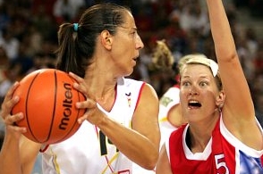 České basketbalisty postoupily do čtvrtfinále.