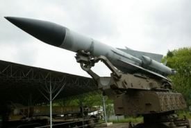 Celkový pohled na protiletadlovou raketu S-200 Vega.