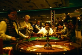Padla b&iacute;da na Američany. Počet n&aacute;v&scaron;těvn&iacute;ků Las Vegas kles&aacute;.