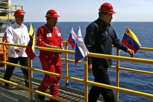 Hugo Chávez a ruský vicepremiér Sečin na výzkumné vrtné stanici.
