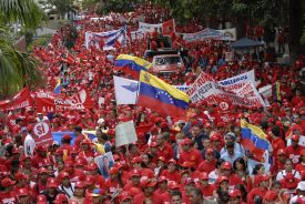 Venezuelští studenti demonstrují za ústavní reformu