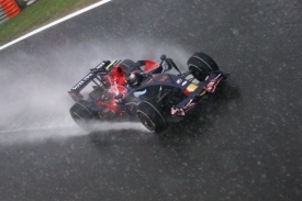 Vettel při závodu.