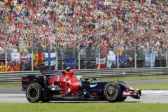 Sebastian Vettel z Toro Rosso překvapivě udržel náskok z kvalifikace. Sebastian Vettel z Toro Rosso překvapivě udržel náskok z kvalifikace.