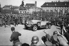 Hitlerův př&iacute;jezd do V&iacute;dně, březen 1938.