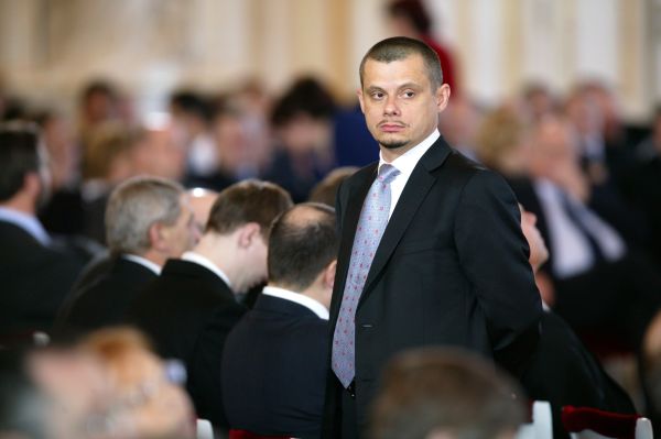 Vidím zrušil schůzku šéfů tajných služeb s poslanci.