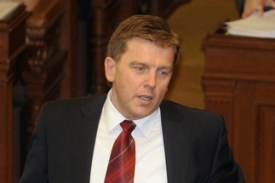 Předseda sněmovny Miloslav Vlček.