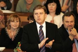 Předseda Poslanecké sněmovny Miloslav Vlček (v popředí)