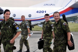 Vojáci ocestovali do Afghánistánu na šest měsíců.