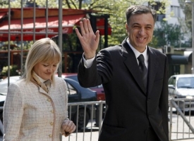 Prezident Filip Vujanović se svou ženou Světlanou dorazil k volb&aacute;m.