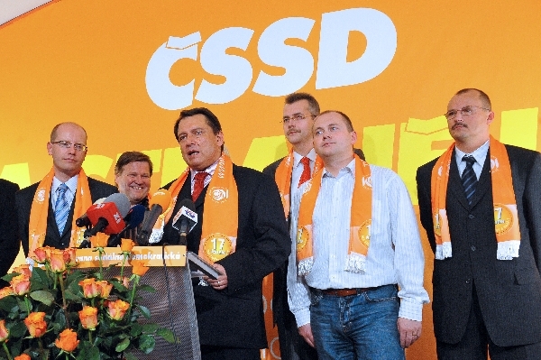 ČSSD získala pro menšinovou vládu na Vysočině podporu KSČM. ČSSD získala pro menšinovou vládu na Vysočině podporu KSČM.