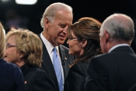 Podle průzkumů televizí CNN a CBS byl vítězem debaty Biden.